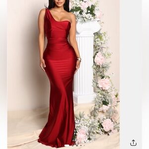 Elegant Red Maxi Dress